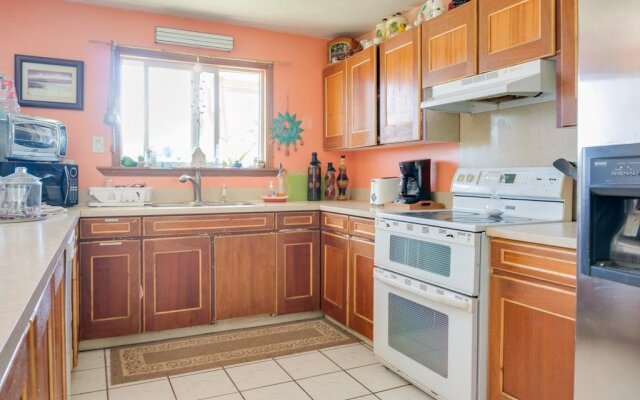 The Lahaina Bungalow