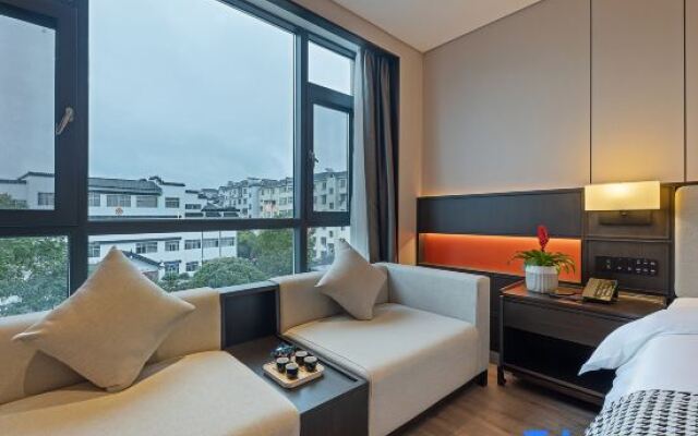 Wuyuan Qinghuawu International Hotel