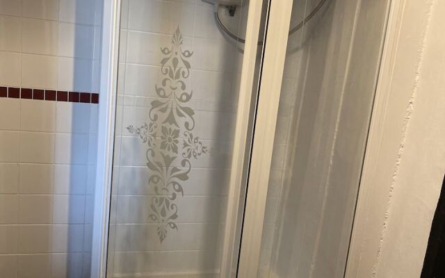 Captivating 1-bed Apartment in Newmarket