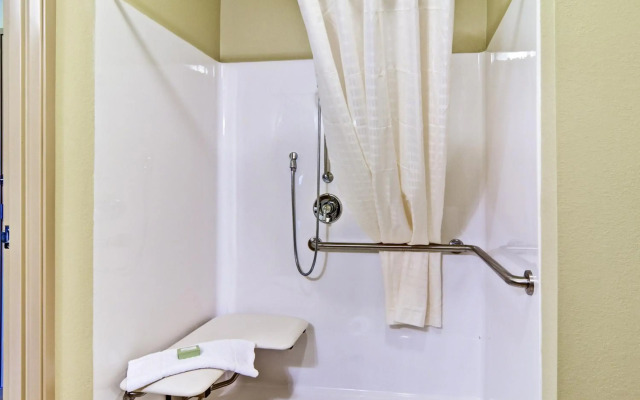 Cobblestone Inn & Suites - Ambridge