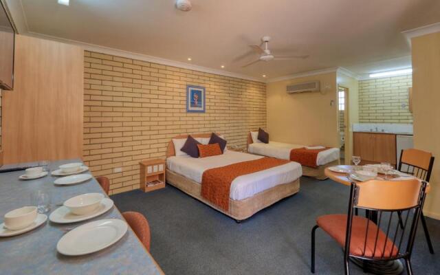 Riverland Motor Inn & River's Restaurant