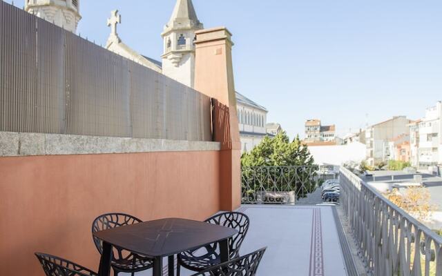 Liiiving - Balcony Design Apartment