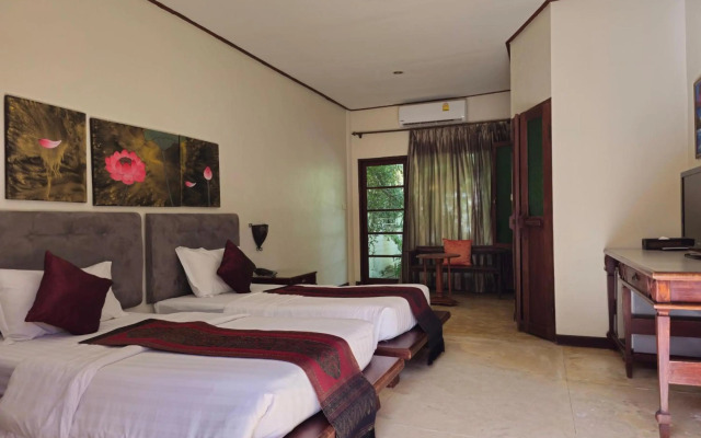 Baan Panwa Resort