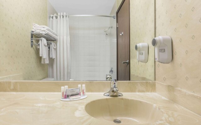 Ramada Clairmont/Grande Prairie
