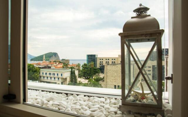 Leona Residences Apartment