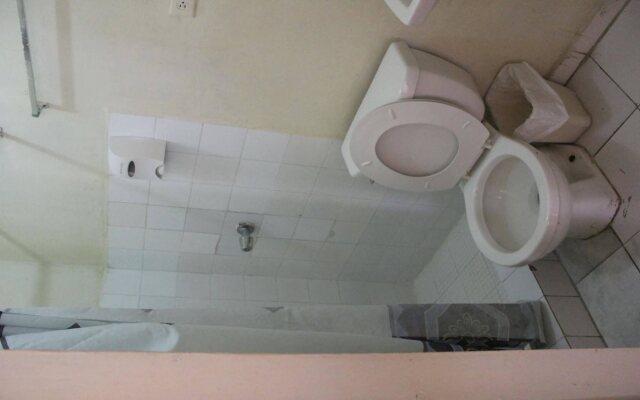 Hostal Guacamayos Rafting Backpacker .