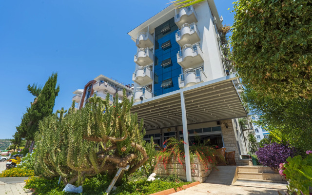 Kleopatra Celine Hotel
