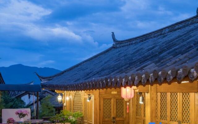 Wuji Parkjing Inn (Lijiang Ancient City Shop)
