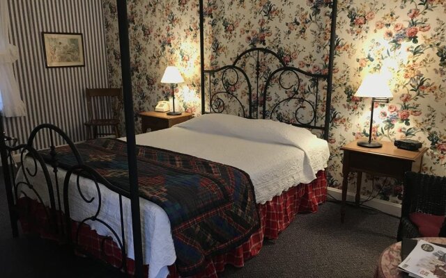 1896 House Inn & Country Lodgings