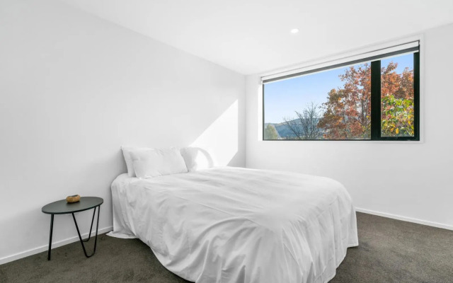 Mountain Vistas - Cromwell Upstairs Holiday Apartment