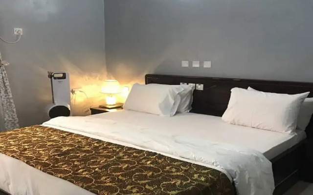 Jim-Eddy Suites