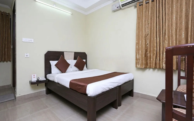 OYO 1108 Hotel Saraswathi Residency