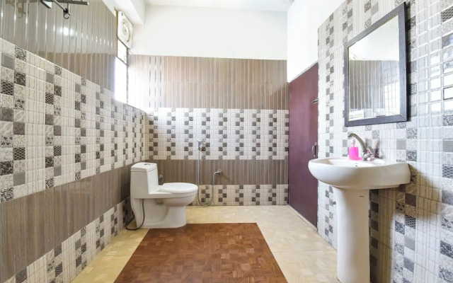 Fabhotel Dream Palace