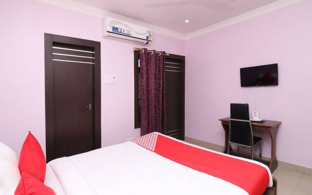 OYO Flagship 11703 Hemlata Lodge