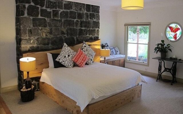 Hummingbird Eco Retreat
