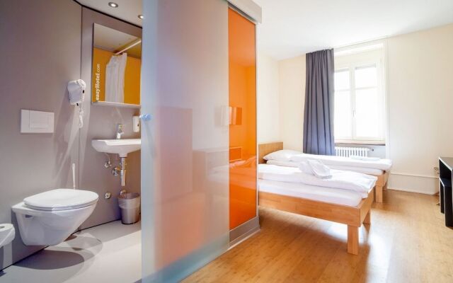 easyHotel Basel City - contactless self check-in