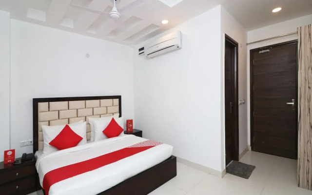 Pitampura Metro Station By OYO Rooms
