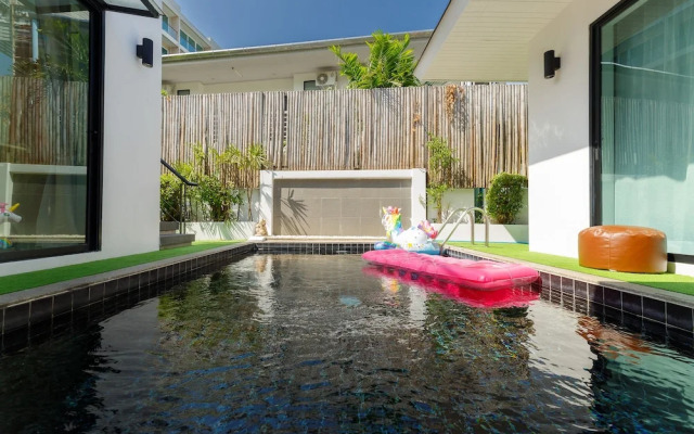 Pool villa at Kamala Regent by Lofty