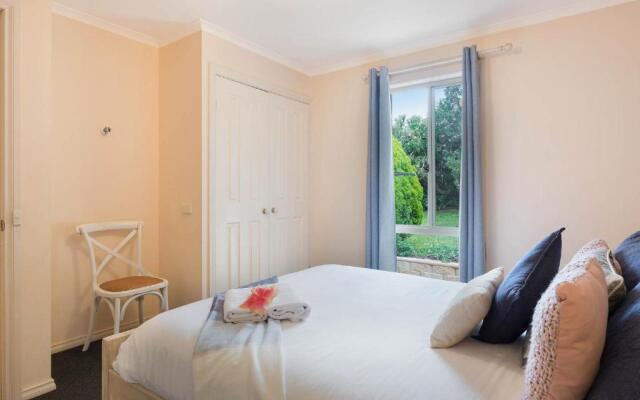 Pelican Lake Holiday House