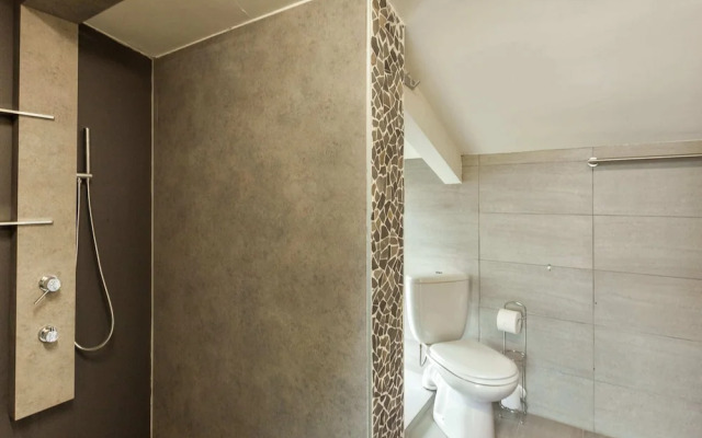 Luxury Villa with Sauna & Hot Tub in Middelkerke