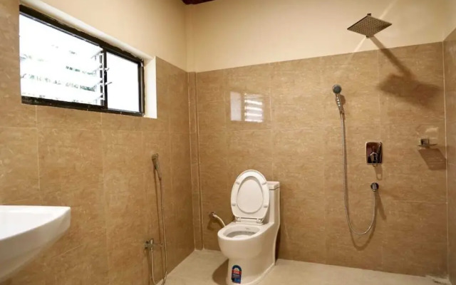 Regal Guest House by ROH