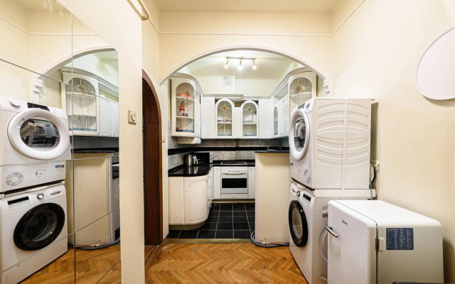 Stylish Homes Downtown Buda