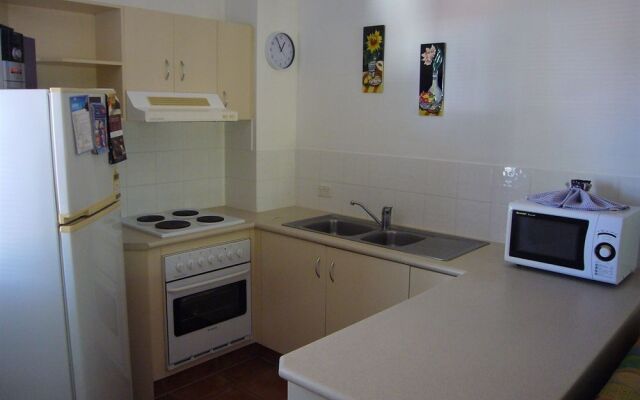 Chevron Palms Holiday Apartments by Gold Coast Premium