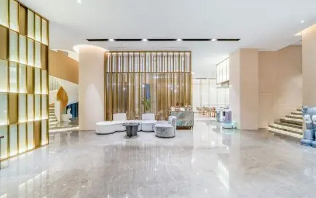 Skyscraper Hotel (Huangyan Jiufeng Park)