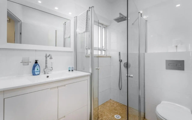 Ben-Gurion BLVD 2BDR close to the beach