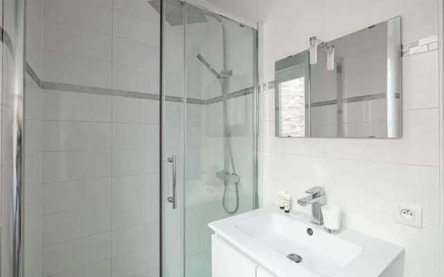 Beautiful Renovated Apartment - Carre D'or - 1br/2p