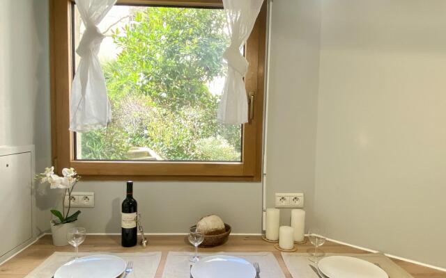 1607 - Wonderful apartment with terrace on garden