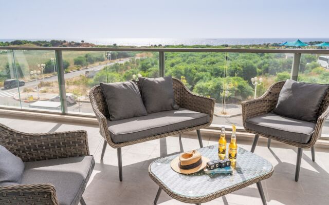 Sunlit Balcony & Coastal Charm by Sea N' Rent