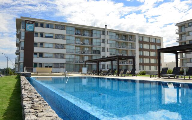 Real Colonia Hotel & Suites