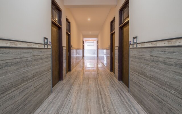 OYO 16093 Flagship Krishna Residency