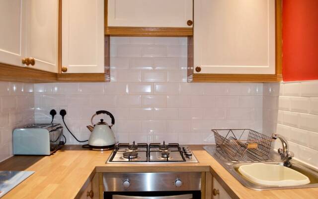 Dalry 2 Bedroom Flat