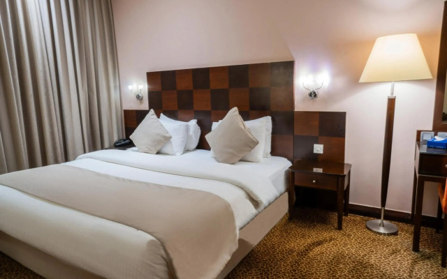 Ayass Hotel