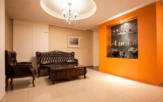 LaNuit Hotel