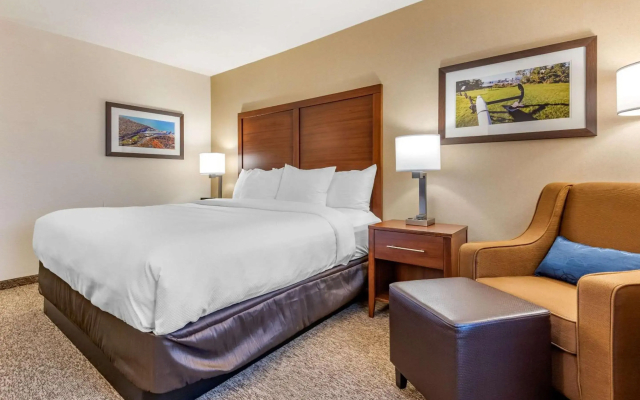 Comfort Inn & Suites
