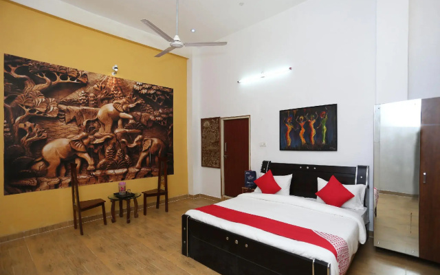 OYO Flagship 19120 The Classio Guest House