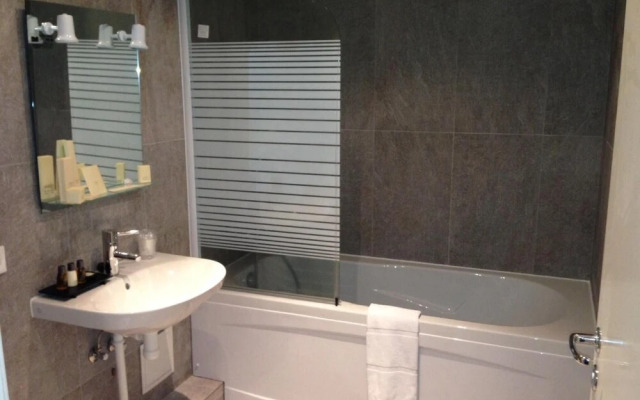 Irin Hotel
