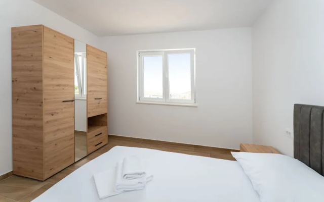 Deluxe Apartment Rita 5