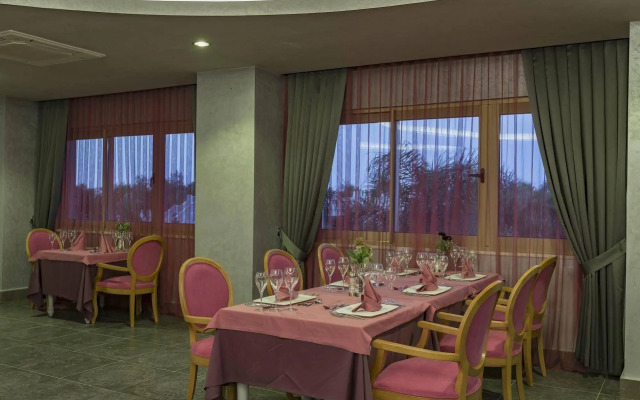 Royal Taj Mahal - All Inclusive
