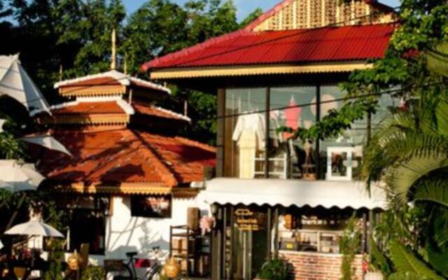 Baan Puang Petch