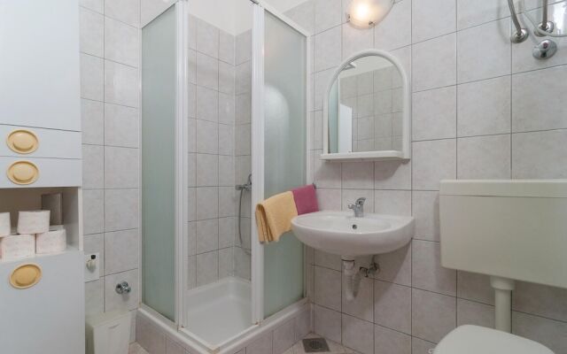 Nice Home in Pisak With Wifi and 3 Bedrooms