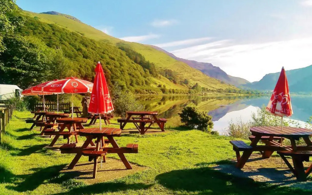 Pen-Y-Bont Hotel