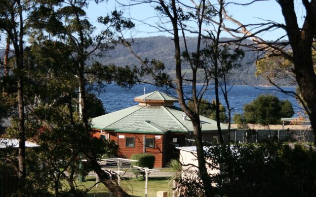 Snug Beach Cabin And Caravan Park