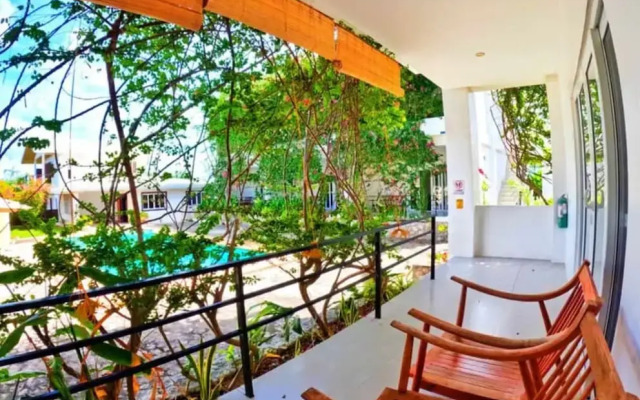 Divers Lodge Plumeria