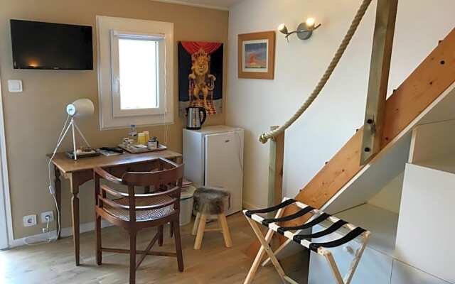 Les Yeux Bleus Bed & Breakfast