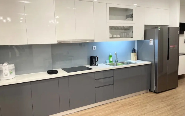 Luna's House Luxury Apartment at Vinhomes Metropolis