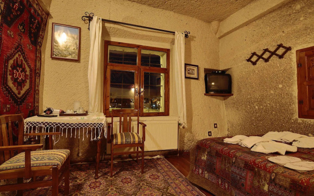 Cave Hotel Saksagan